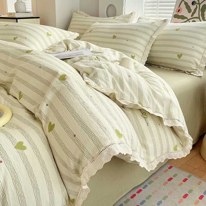 （总）雨彤家纺 2025新款A类高克重云感皱皱双层纱全棉镂空花边款法式四件套-床拍图