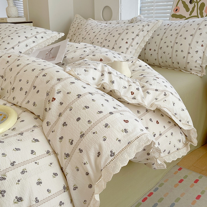 91家纺网 家纺一手货源 找家纺 （总）雨彤家纺 2025新款A类高克重云感皱皱双层纱全棉镂空花边款法式四件套-床拍图