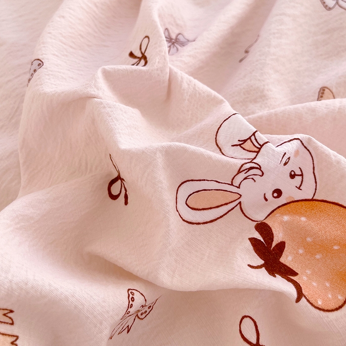 91家纺网 家纺一手货源 找家纺 雨彤家纺 2025新款A类高克重云感皱皱双层纱全棉镂空花边款法式四件套-床拍图 春花-粉