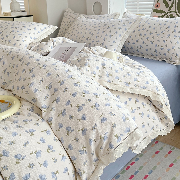 雨彤家纺 2025新款A类高克重云感皱皱双层纱全棉镂空花边款法式四件套-床拍图 浪漫定义