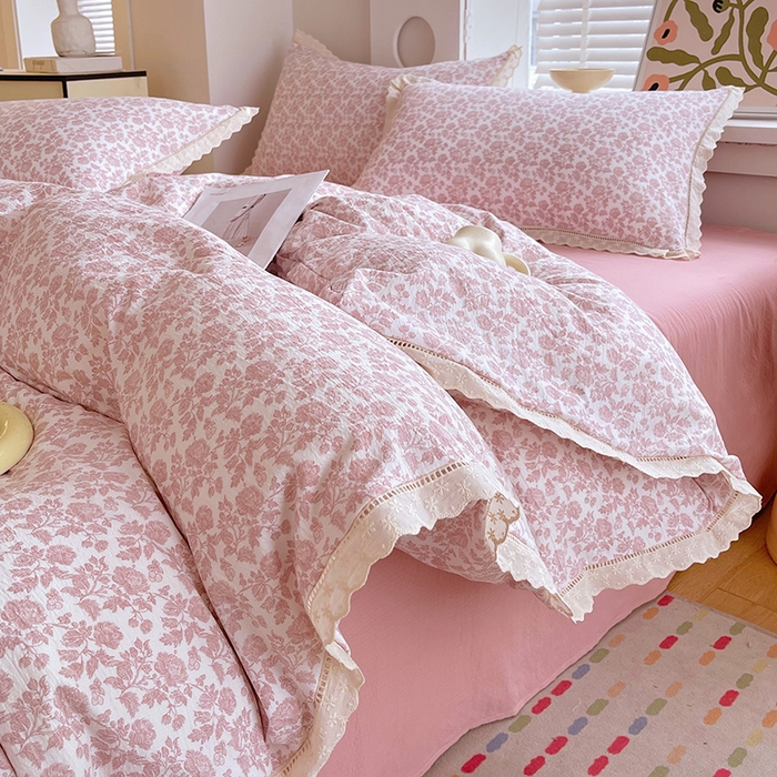 雨彤家纺 2025新款A类高克重云感皱皱双层纱全棉镂空花边款法式四件套-床拍图 云槿香