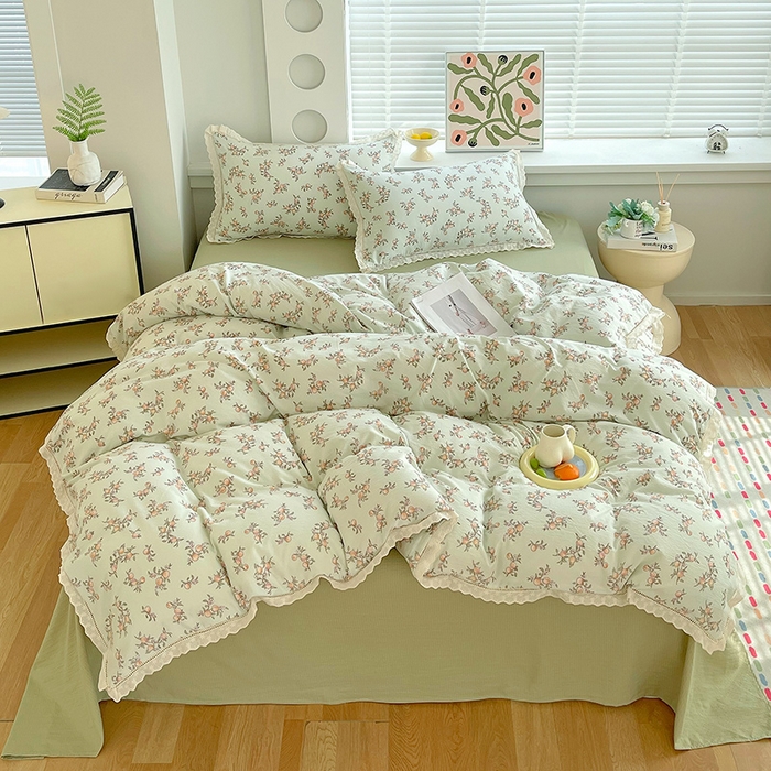 91家纺网 家纺一手货源 找家纺 雨彤家纺 2025新款A类高克重云感皱皱双层纱全棉镂空花边款法式四件套-床拍图 秋的果实