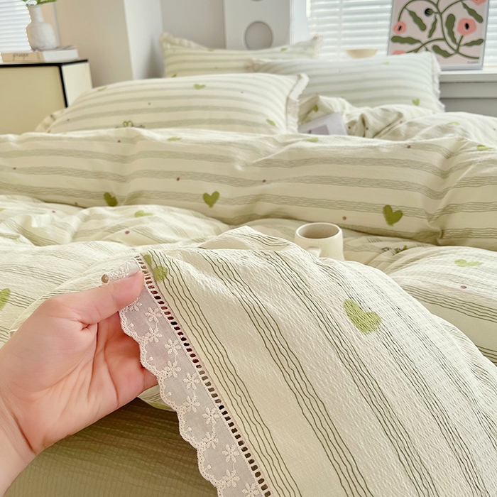 91家纺网 家纺一手货源 找家纺 （总）雨彤家纺 2025新款A类高克重云感皱皱双层纱全棉镂空花边款法式四件套-床拍图