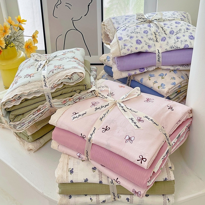 91家纺网 家纺一手货源 找家纺 雨彤家纺 2025新款A类高克重云感皱皱双层纱全棉镂空花边款法式四件套-叠拍图 组合图