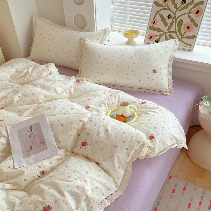 91家纺网 家纺一手货源 找家纺 雨彤家纺 2025新款A类高克重云感皱皱双层纱全棉镂空花边款法式四件套-床拍图 彩色的梦