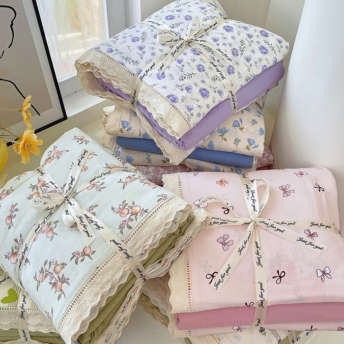 91家纺网 家纺一手货源 找家纺 （总）雨彤家纺 2025新款A类高克重云感皱皱双层纱全棉镂空花边款法式四件套-叠拍图