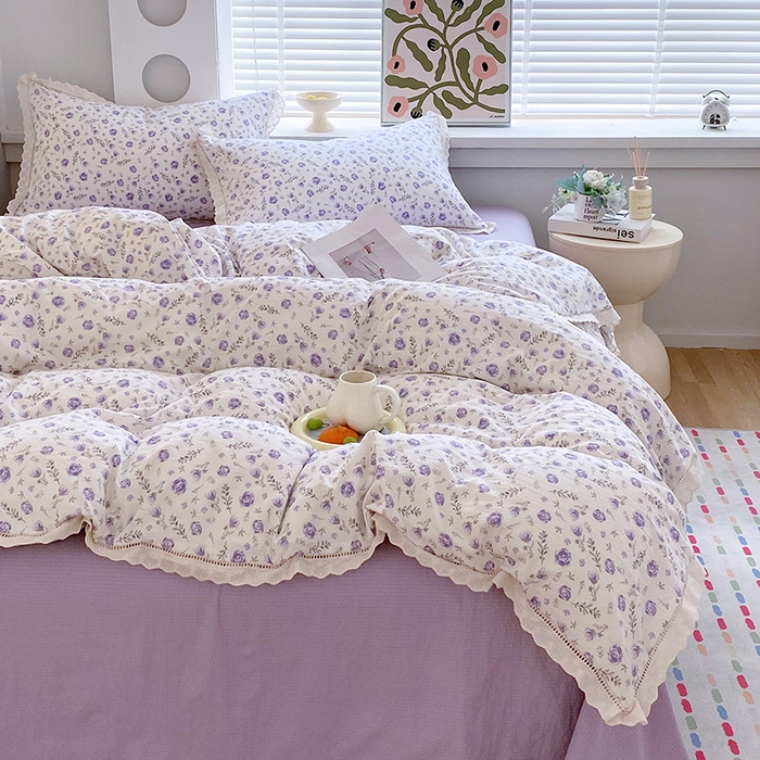 91家纺网 家纺一手货源 找家纺 雨彤家纺 2025新款A类高克重云感皱皱双层纱全棉镂空花边款法式四件套-床拍图 惜花芷