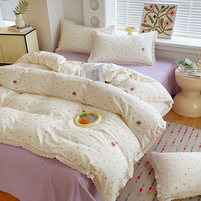 91家纺网 家纺一手货源 找家纺 雨彤家纺 2025新款A类高克重云感皱皱双层纱全棉镂空花边款法式四件套-床拍图 彩色的梦