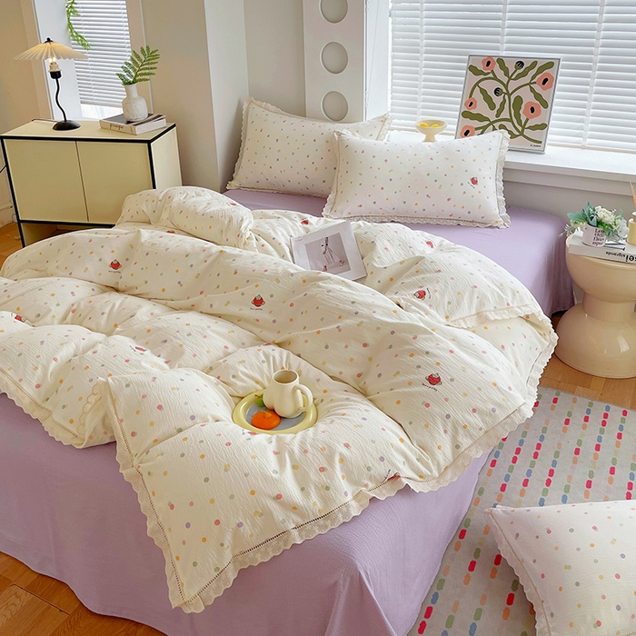 91家纺网 家纺一手货源 找家纺 雨彤家纺 2025新款A类高克重云感皱皱双层纱全棉镂空花边款法式四件套-床拍图 彩色的梦