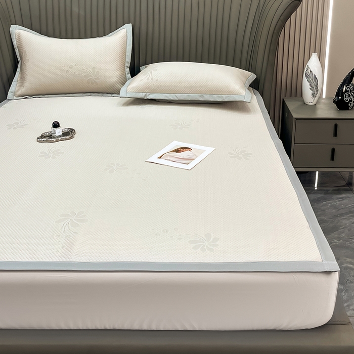 91家纺网 家纺一手货源 找家纺 瑞兴纺 2025新款高分子PE软凉席绣花款床单款 床单款-花之语-奶白