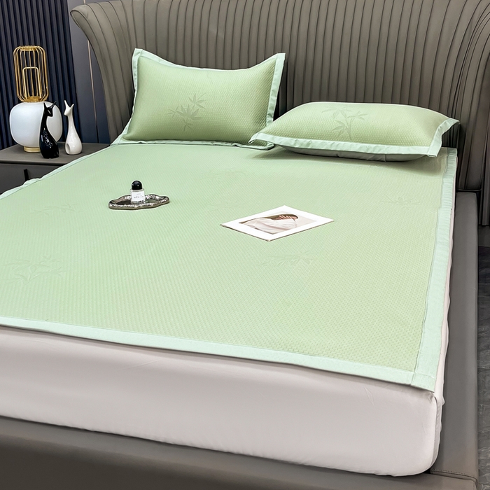 91家纺网 家纺一手货源 找家纺 瑞兴纺 2025新款高分子PE软凉席绣花款床单款 床单款-枫竹-绿