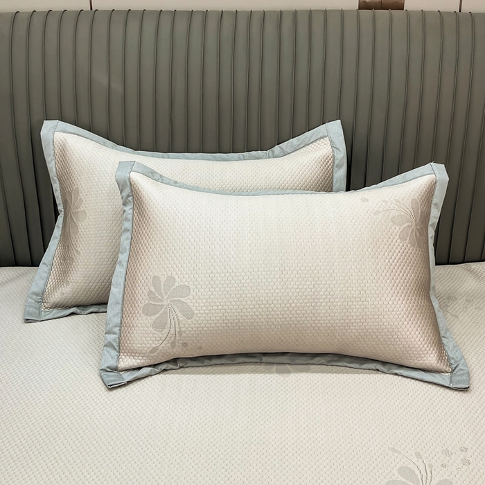 91家纺网 家纺一手货源 找家纺 瑞兴纺 2025新款高分子PE软凉席绣花款床单款 床单款-花之语-奶白