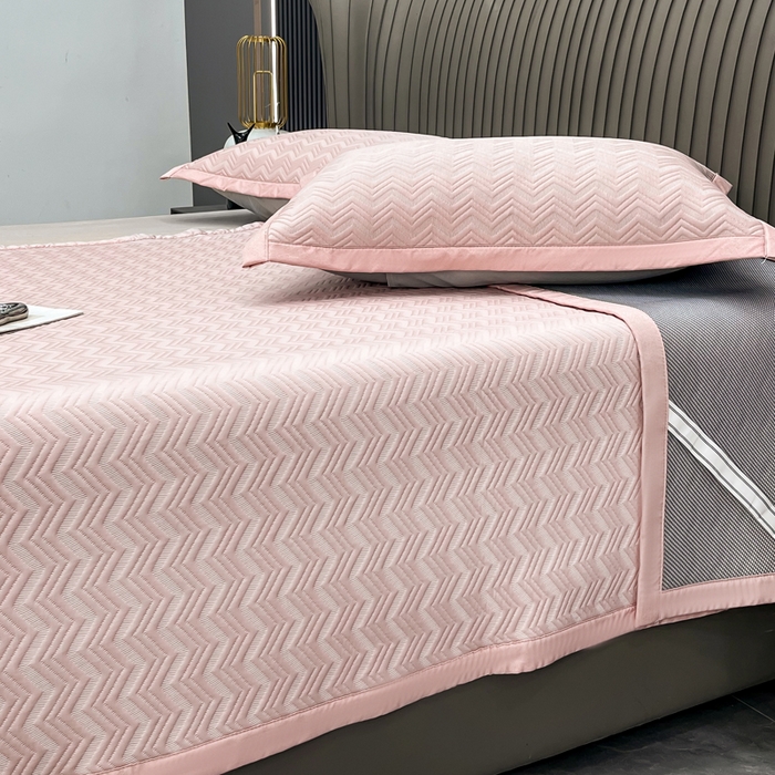 91家纺网 家纺一手货源 找家纺 （总）瑞兴纺 2025新款高分子PE软凉席绣花款床单款