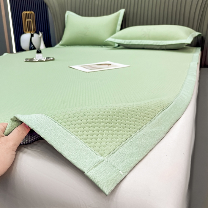 91家纺网 家纺一手货源 找家纺 瑞兴纺 2025新款高分子PE软凉席绣花款床单款 床单款-枫竹-绿