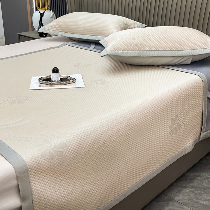 91家纺网 家纺一手货源 找家纺 瑞兴纺 2025新款高分子PE软凉席绣花款床单款 床单款-花之语-奶白