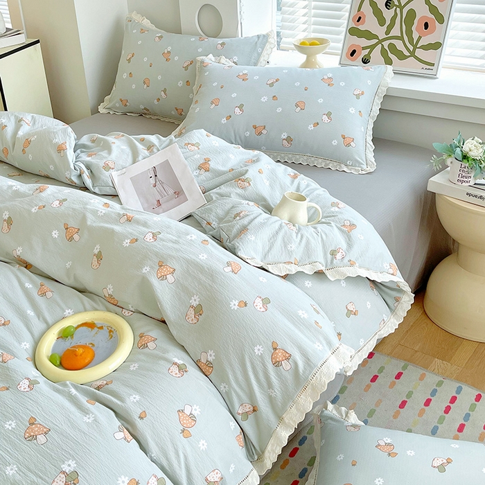 91家纺网 家纺一手货源 找家纺 雨彤家纺 2025新款A类高克重云感皱皱双层纱全棉镂空花边款法式四件套-床拍图 浅忆