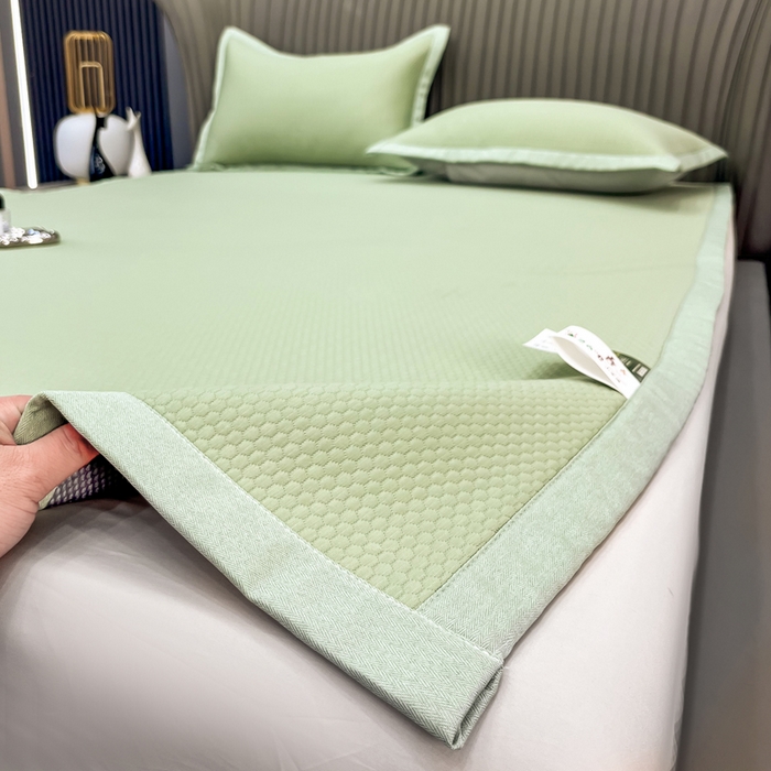 91家纺网 家纺一手货源 找家纺 瑞兴纺 2025新款高分子PE软凉席绣花款床单款 床单款-五朵金花-绿