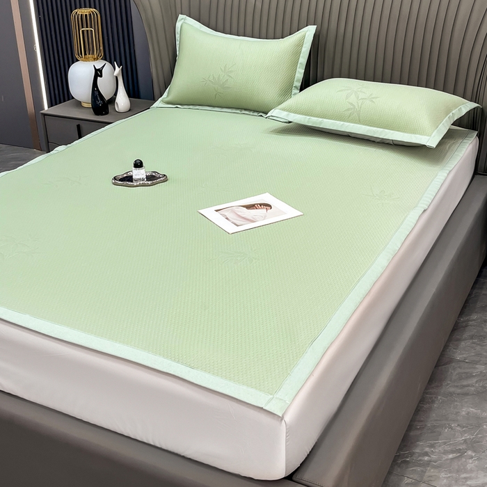 91家纺网 家纺一手货源 找家纺 瑞兴纺 2025新款高分子PE软凉席绣花款床单款 床单款-枫竹-绿