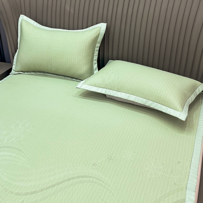 91家纺网 家纺一手货源 找家纺 瑞兴纺 2025新款高分子PE软凉席绣花款床单款 床单款-五朵金花-绿