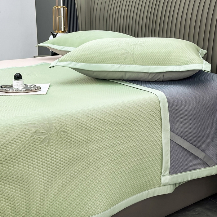 91家纺网 家纺一手货源 找家纺 瑞兴纺 2025新款高分子PE软凉席绣花款床单款 床单款-枫竹-绿