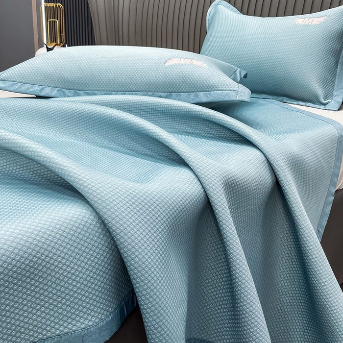 91家纺网 家纺一手货源 找家纺 瑞兴纺 2025新款高分子PE软凉席绣花款床单款 绣花床单款-格调-蓝