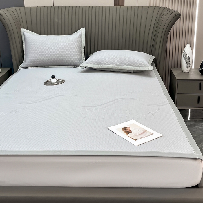 91家纺网 家纺一手货源 找家纺 瑞兴纺 2025新款高分子PE软凉席绣花款床单款 床单款-五朵金花-灰