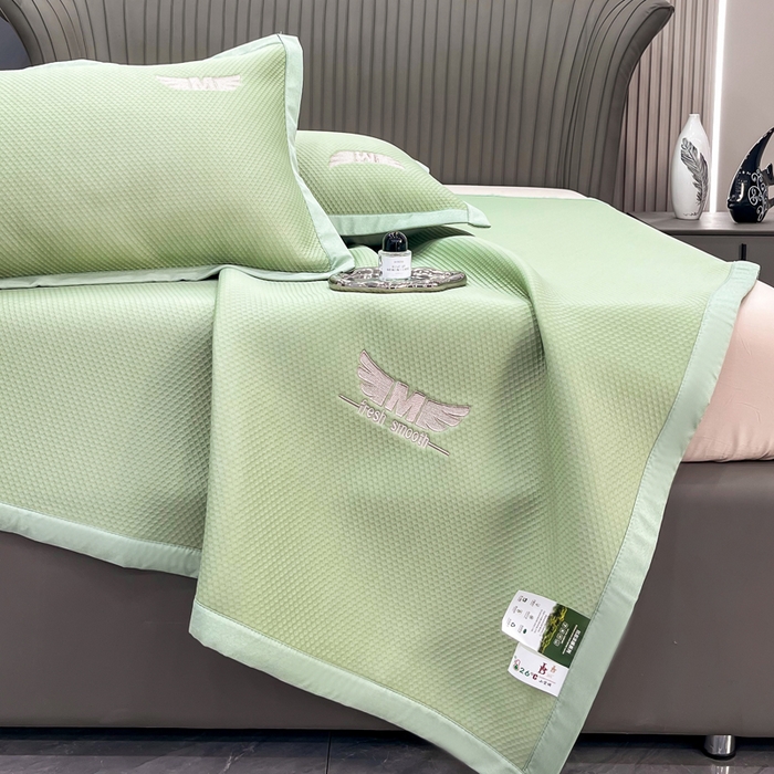 91家纺网 家纺一手货源 找家纺 瑞兴纺 2025新款高分子PE软凉席绣花款床单款 绣花床单款-格调-绿
