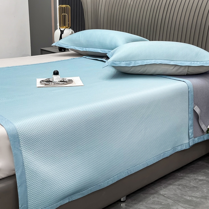 91家纺网 家纺一手货源 找家纺 瑞兴纺 2025新款高分子PE软凉席绣花款床单款 床单款-华夫格-蓝