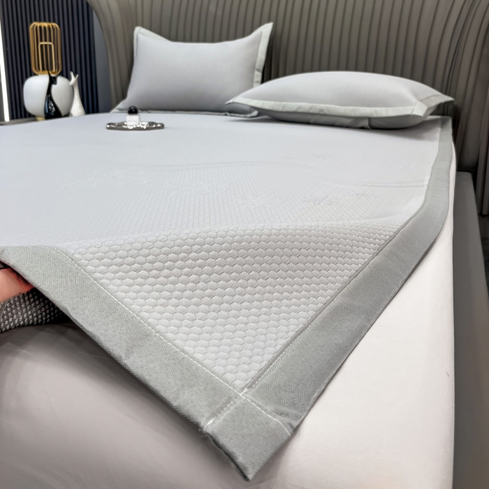 91家纺网 家纺一手货源 找家纺 瑞兴纺 2025新款高分子PE软凉席绣花款床单款 床单款-五朵金花-灰