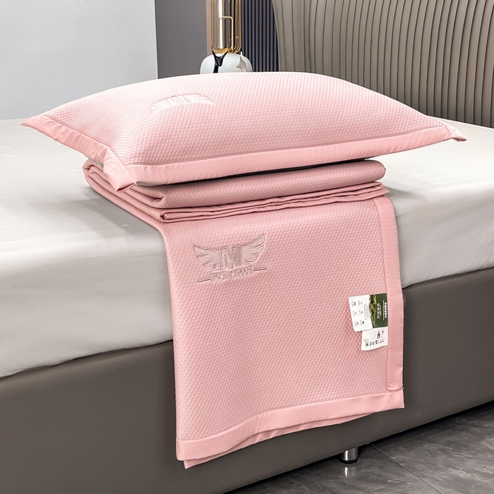 91家纺网 家纺一手货源 找家纺 瑞兴纺 2025新款高分子PE软凉席绣花款床单款 绣花床单款-格调-粉