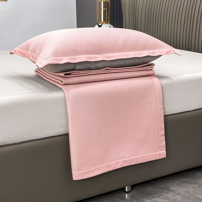 91家纺网 家纺一手货源 找家纺 瑞兴纺 2025新款高分子PE软凉席绣花款床单款 床单款-华夫格-粉