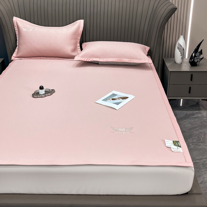 91家纺网 家纺一手货源 找家纺 瑞兴纺 2025新款高分子PE软凉席绣花款床单款 绣花床单款-格调-粉