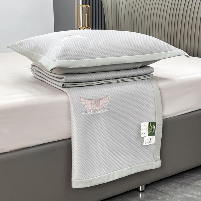 91家纺网 家纺一手货源 找家纺 瑞兴纺 2025新款高分子PE软凉席绣花款床单款 绣花床单款-格调-灰