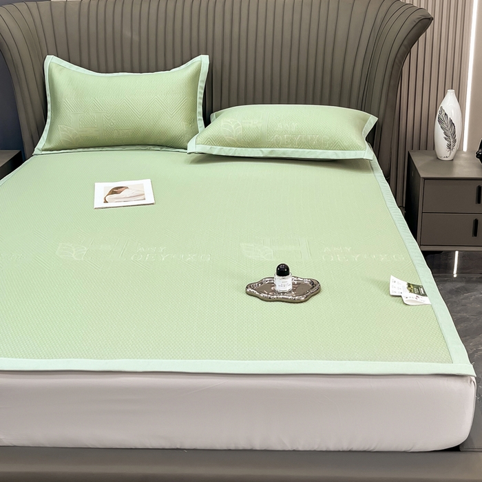 91家纺网 家纺一手货源 找家纺 瑞兴纺 2025新款高分子PE软凉席绣花款床单款 床单款-路易威-绿