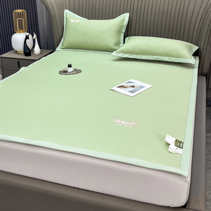91家纺网 家纺一手货源 找家纺 瑞兴纺 2025新款高分子PE软凉席绣花款床单款 绣花床单款-格调-绿