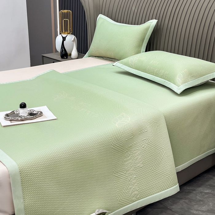 91家纺网 家纺一手货源 找家纺 瑞兴纺 2025新款高分子PE软凉席绣花款床单款 床单款-路易威-绿