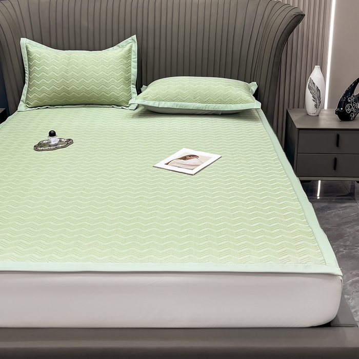 91家纺网 家纺一手货源 找家纺 瑞兴纺 2025新款高分子PE软凉席绣花款床单款 床单款-风尚-绿