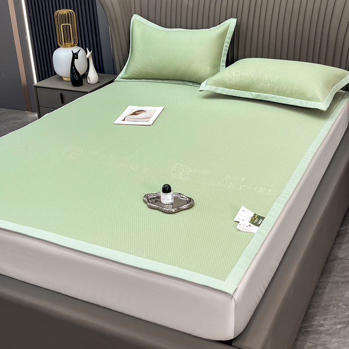 91家纺网 家纺一手货源 找家纺 瑞兴纺 2025新款高分子PE软凉席绣花款床单款 床单款-路易威-绿