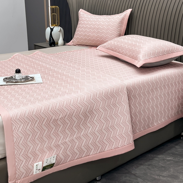 91家纺网 家纺一手货源 找家纺 瑞兴纺 2025新款高分子PE软凉席绣花款床单款 床单款-风尚-粉