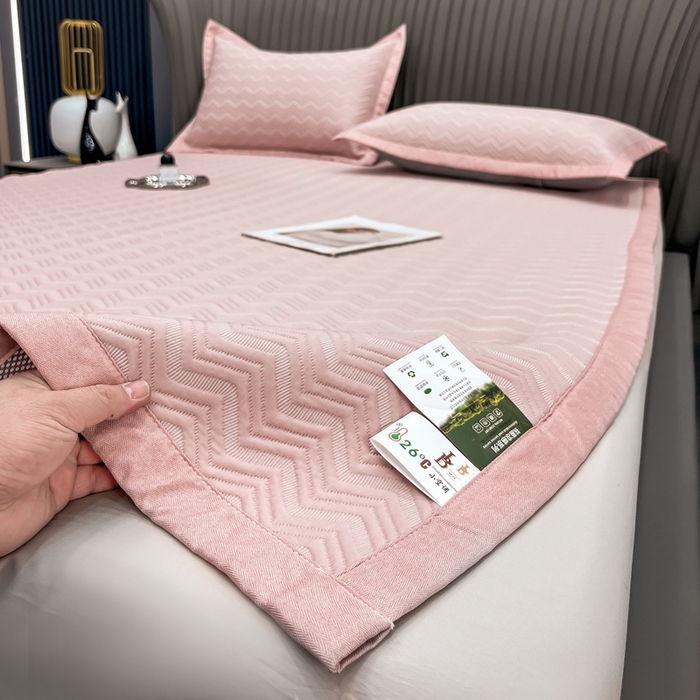 91家纺网 家纺一手货源 找家纺 瑞兴纺 2025新款高分子PE软凉席绣花款床单款 床单款-风尚-粉