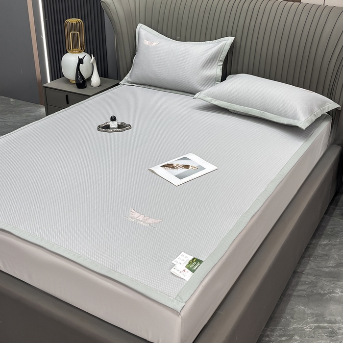 瑞兴纺 2025新款高分子PE软凉席绣花款床单款 绣花床单款-格调-灰