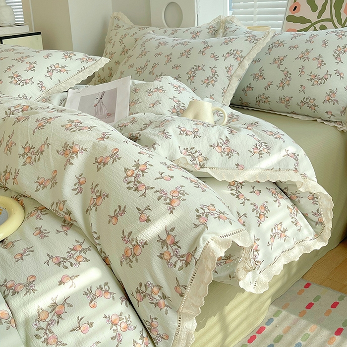 雨彤家纺 2025新款A类高克重云感皱皱双层纱全棉镂空花边款法式四件套-床拍图 秋的果实