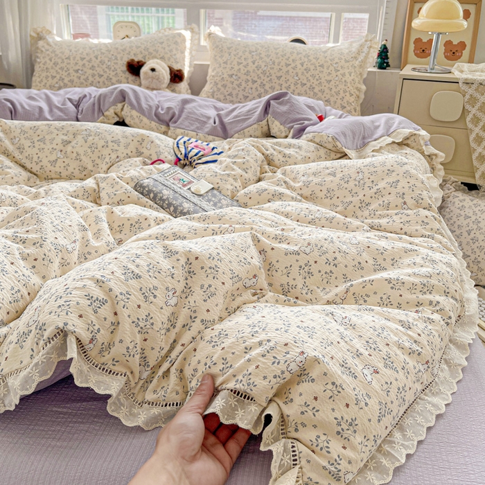 91家纺网 家纺一手货源 找家纺 仟网汇 2025新款云感皱皱双层纱全棉花边四件套 花园兔