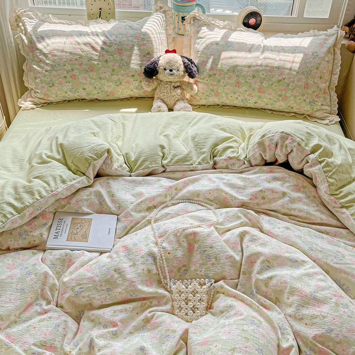 91家纺网 家纺一手货源 找家纺 仟网汇 2025新款云感皱皱双层纱全棉花边四件套 莱茵河畔