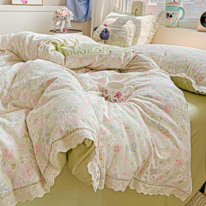 91家纺网 家纺一手货源 找家纺 仟网汇 2025新款云感皱皱双层纱全棉花边四件套 莱茵河畔