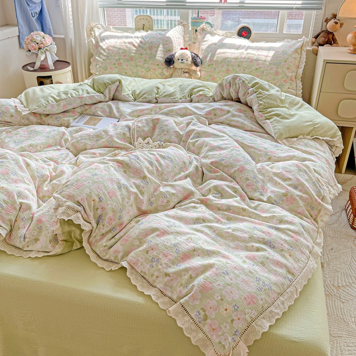 91家纺网 家纺一手货源 找家纺 仟网汇 2025新款云感皱皱双层纱全棉花边四件套 莱茵河畔