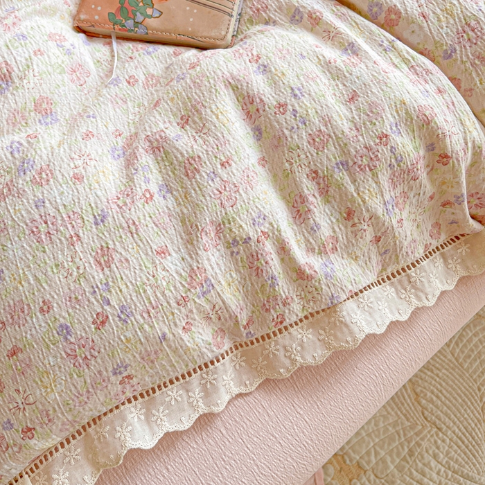 91家纺网 家纺一手货源 找家纺 仟网汇 2025新款云感皱皱双层纱全棉花边四件套 桃花诺