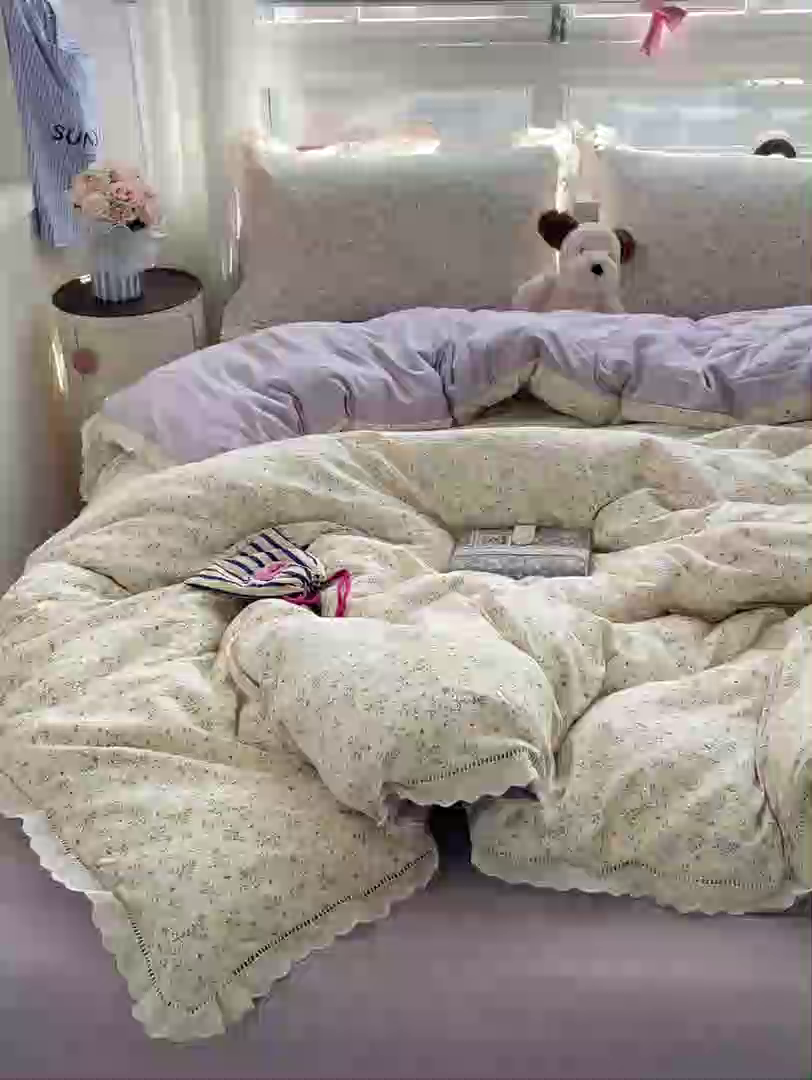 91家纺网 家纺一手货源 找家纺 仟网汇 2025新款云感皱皱双层纱全棉花边四件套 花园兔