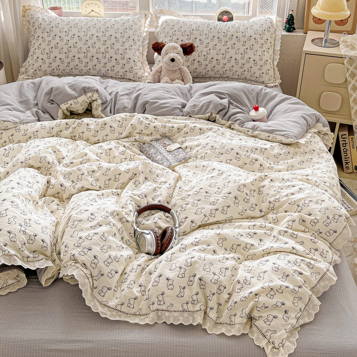 91家纺网 家纺一手货源 找家纺 仟网汇 2025新款云感皱皱双层纱全棉花边四件套 小黑兔