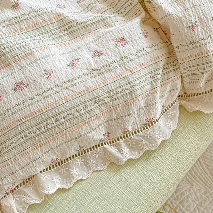 91家纺网 家纺一手货源 找家纺 仟网汇 2025新款云感皱皱双层纱全棉花边四件套 白茶-绿